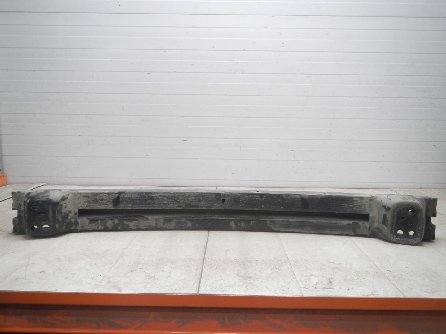 Усилитель заднего бампера