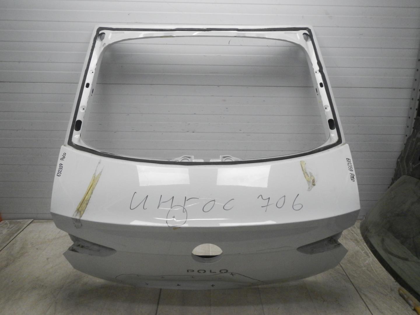 Дверь багажника