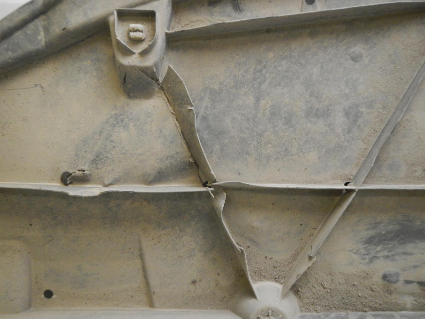 Пыльник двигателя