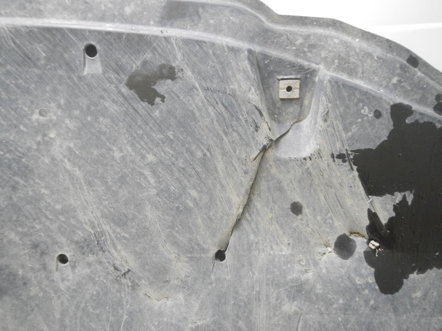 Пыльник двигателя