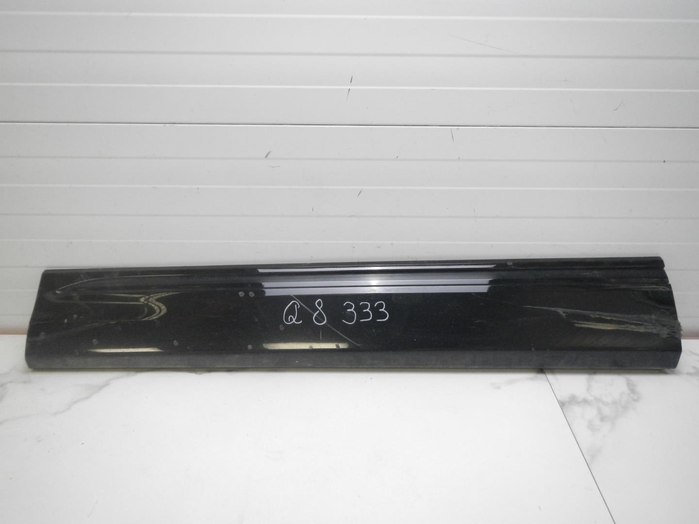 Молдинг передней левой двери