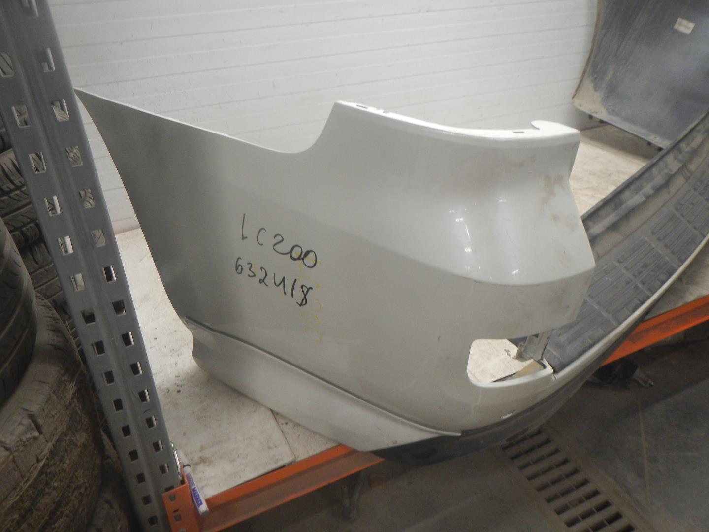 Бампер задний