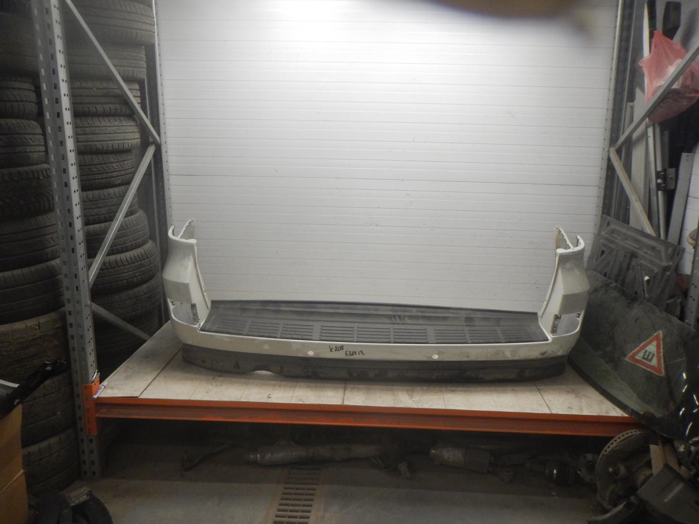 Бампер задний