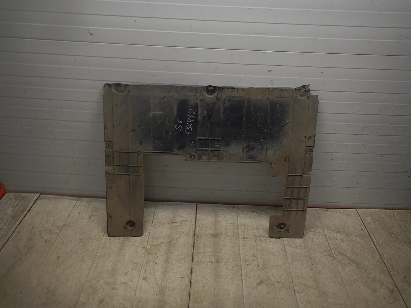 Пыльник двигателя