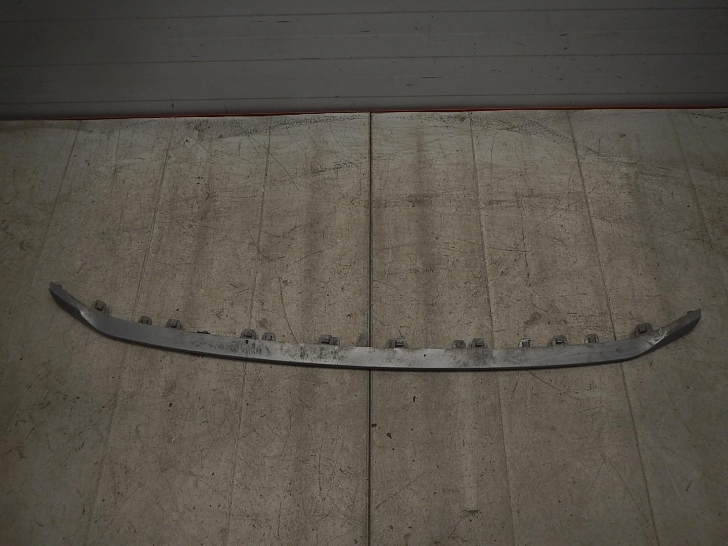 Накладка переднего бампера