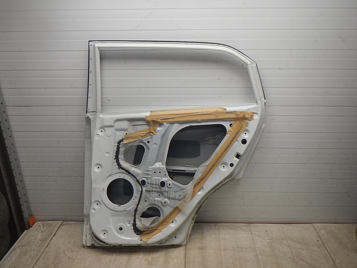 Дверь задняя правая