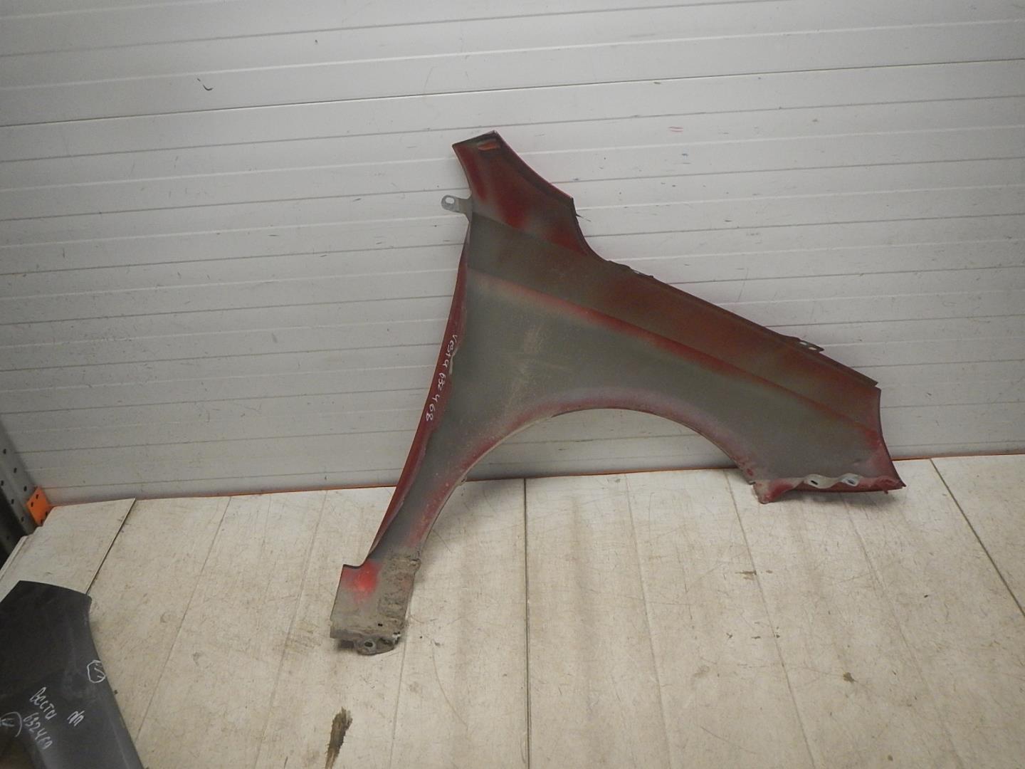 Крыло переднее левое