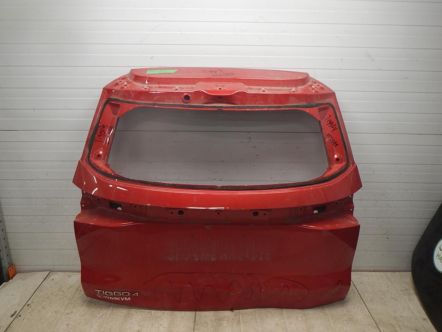 Дверь багажника