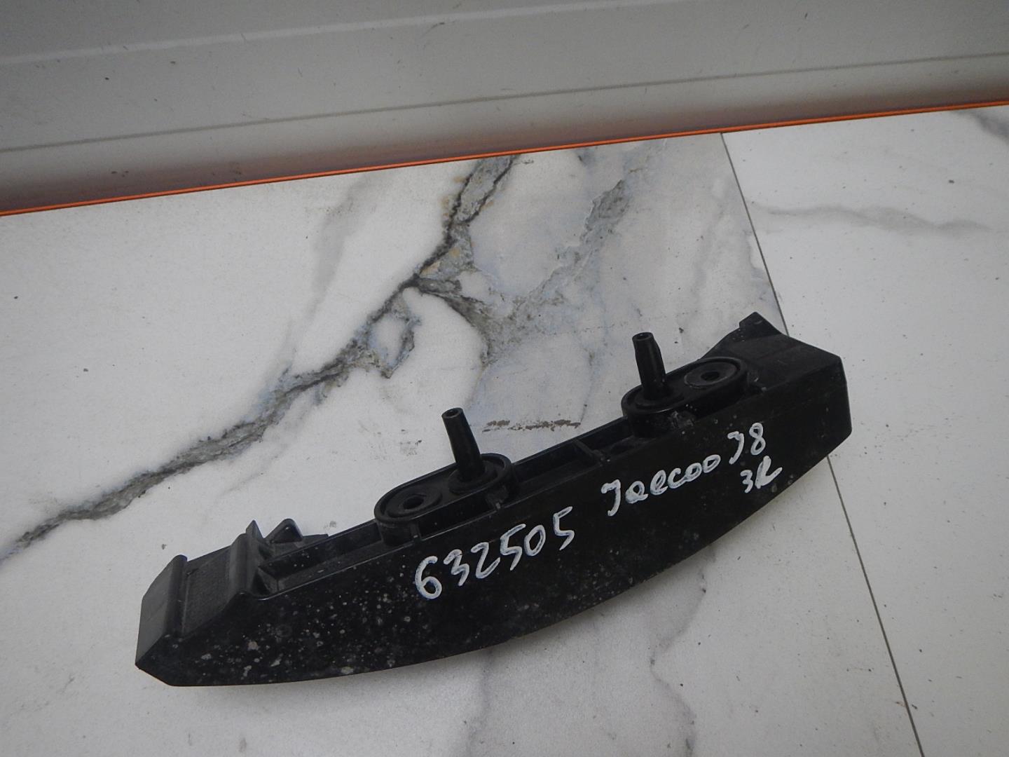 Кронштейн заднего бампера левый