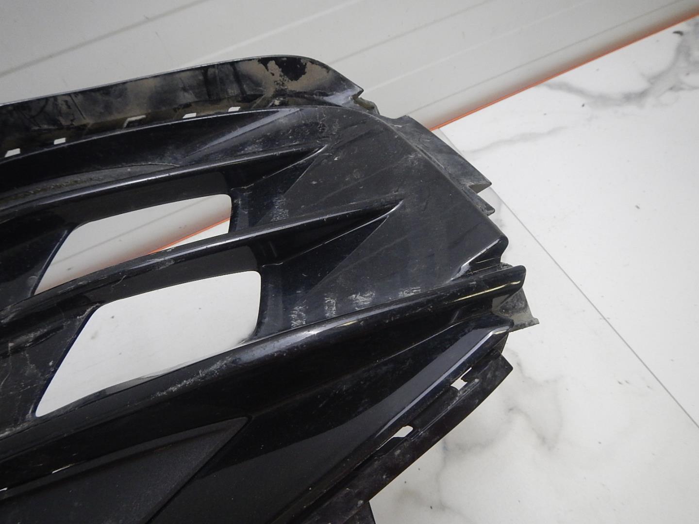 Решетка в бампер левая