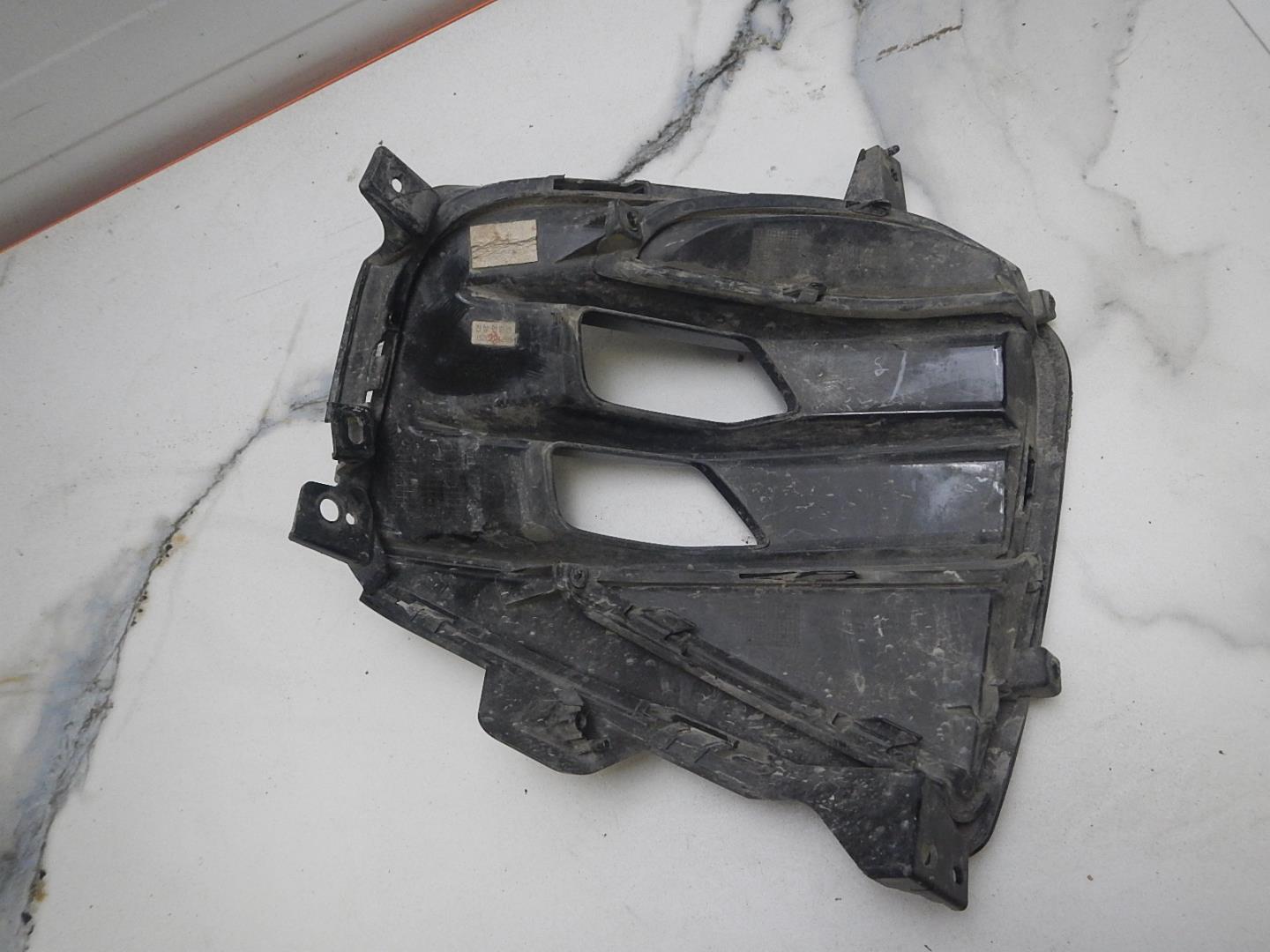 Решетка в бампер левая