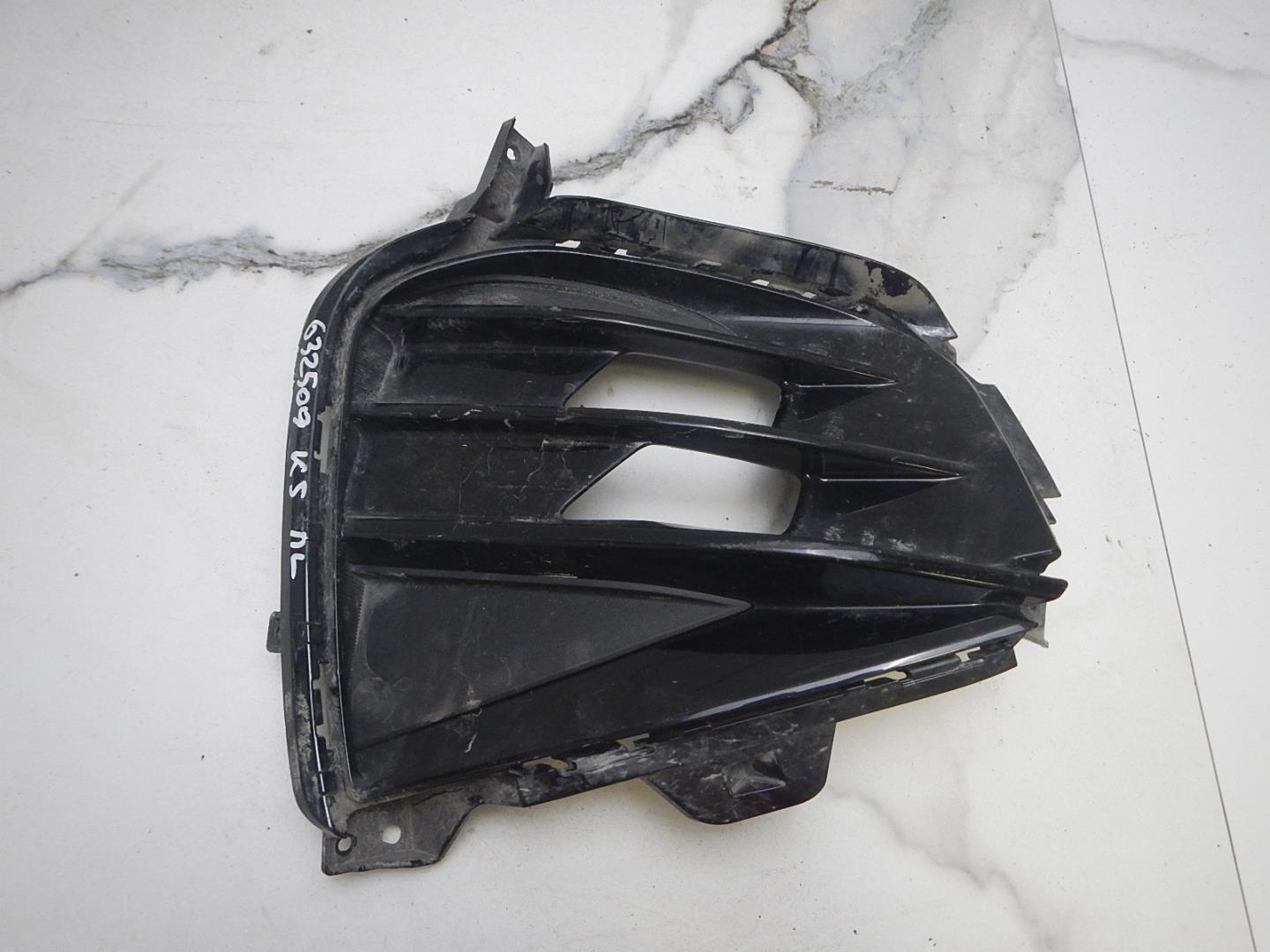 Решетка в бампер левая