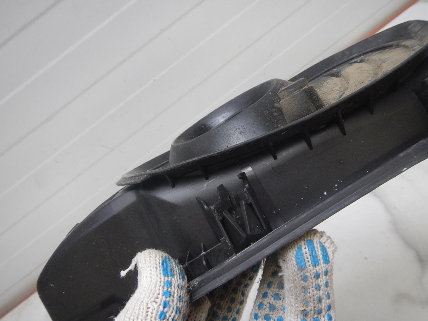 Ниша лючка бензобака