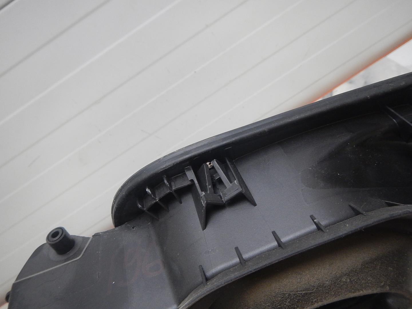 Ниша лючка бензобака