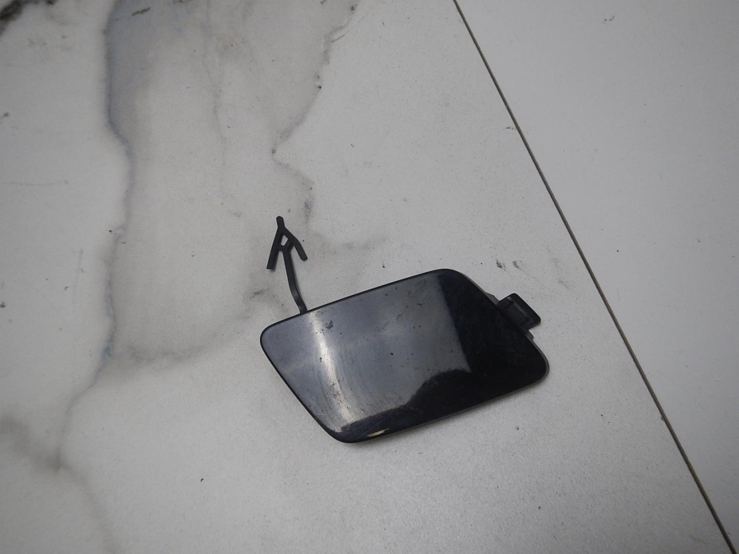 Заглушка буксировочного крюка