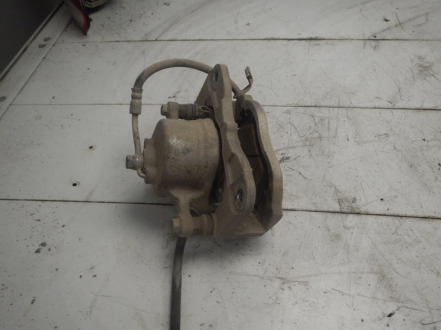 Суппорт передний правый