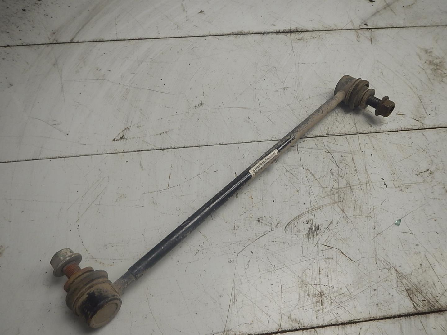 Стойка переднего стабилизатора