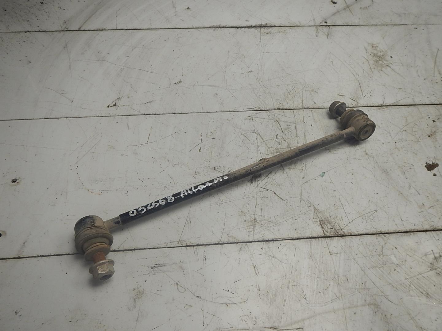 Стойка переднего стабилизатора