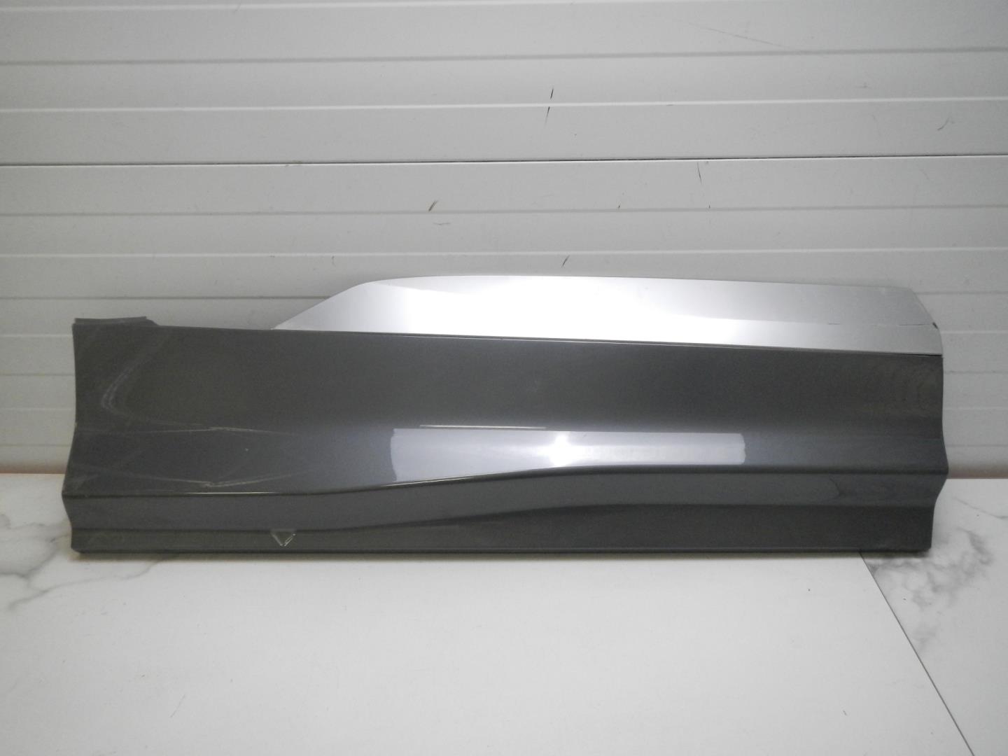 Молдинг задней правой двери