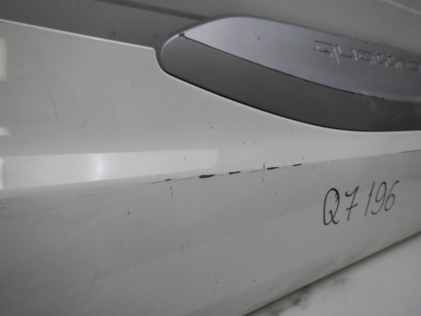 Молдинг задней правой двери