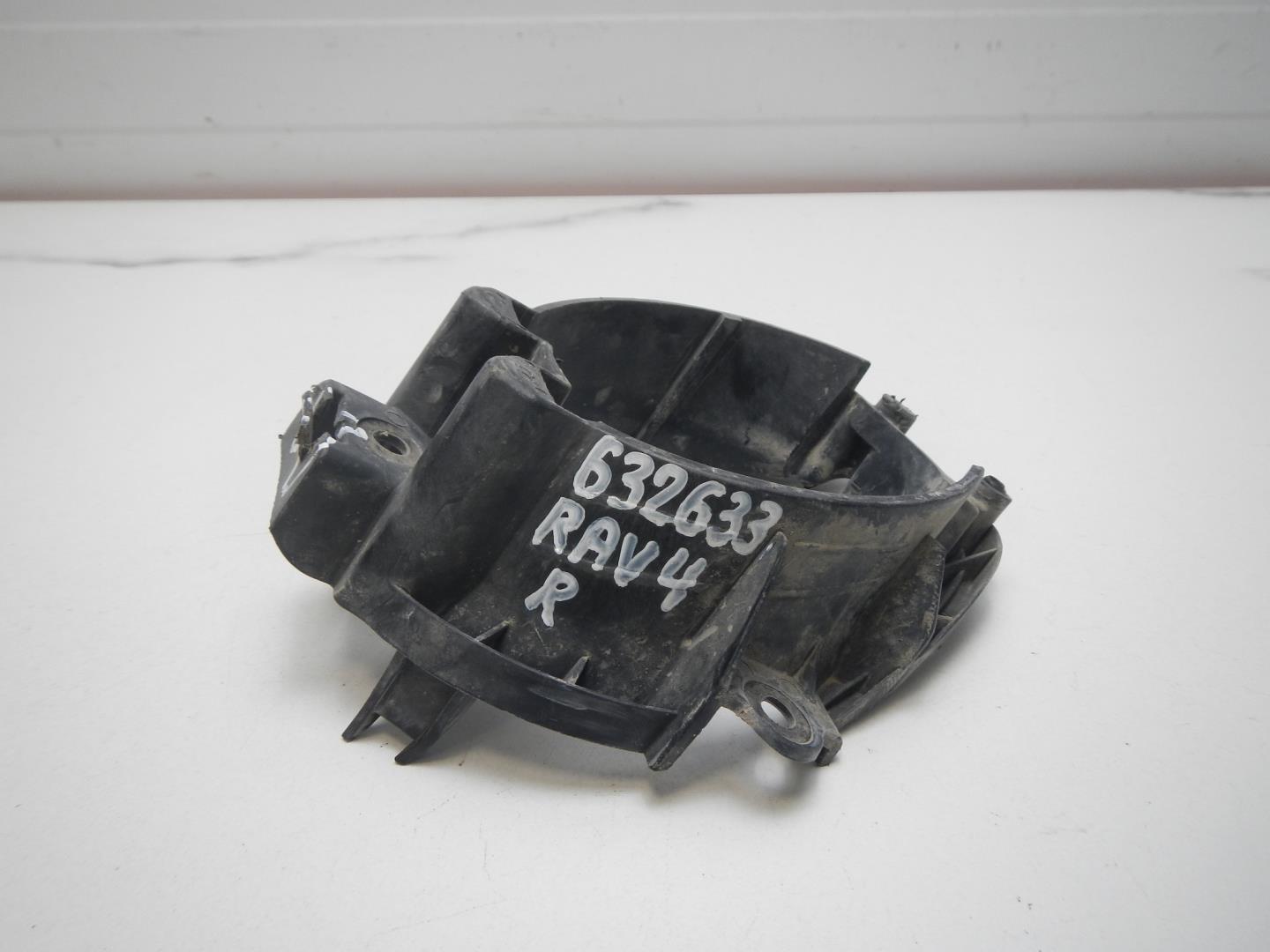 Кронштейн фары противотуманной правой