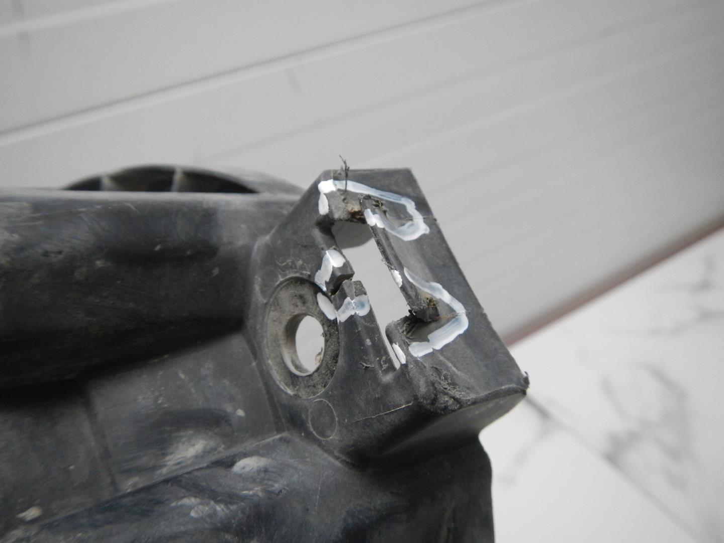 Кронштейн фары противотуманной правой