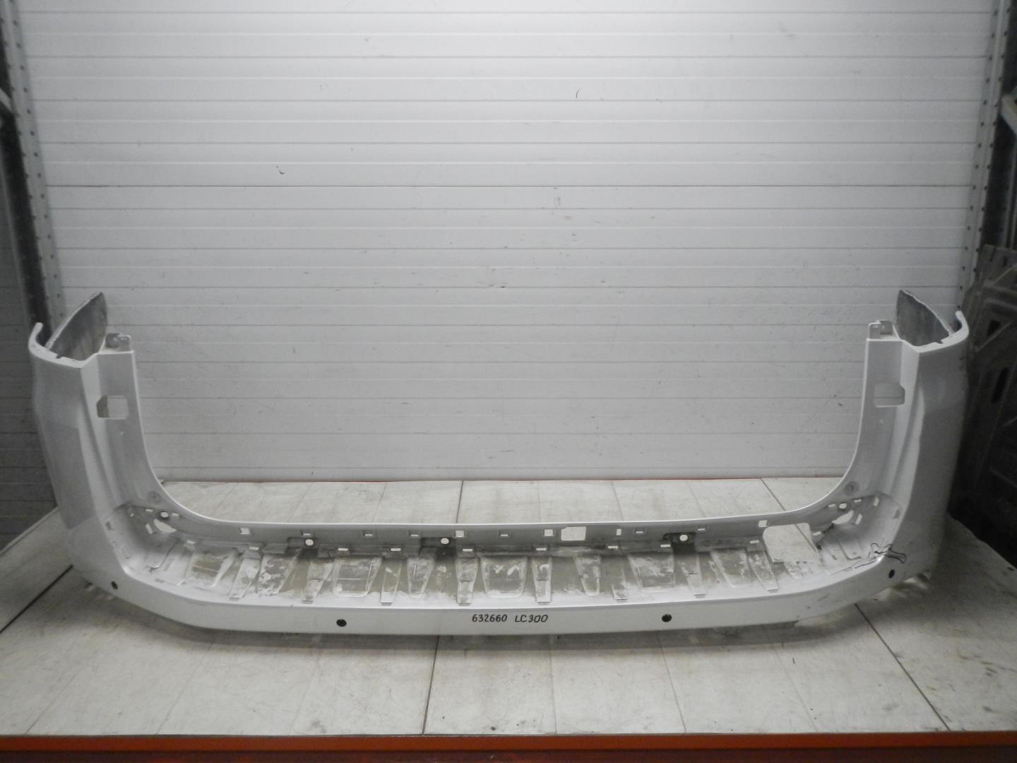 Бампер задний