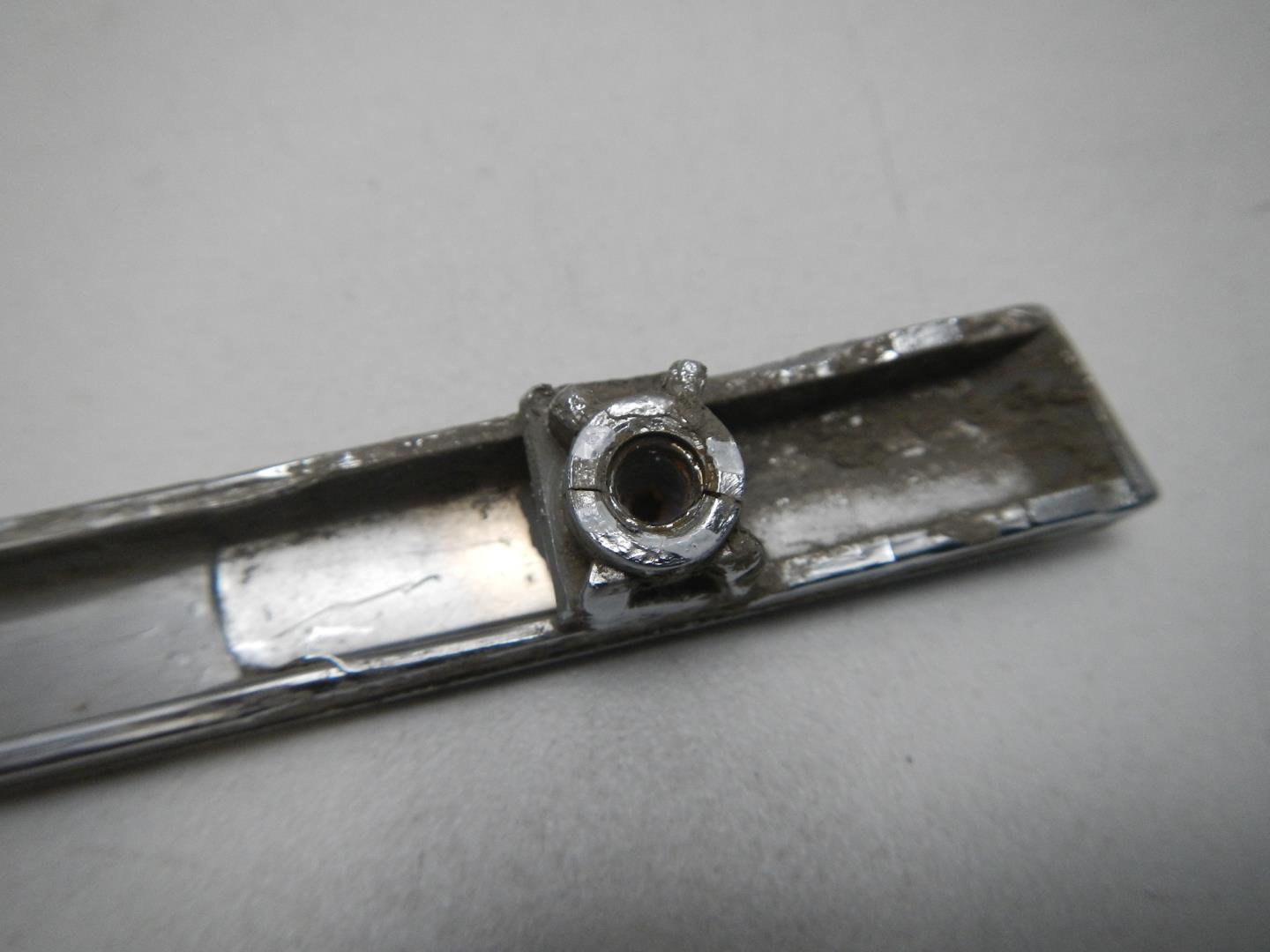 Молдинг переднего бампера левый