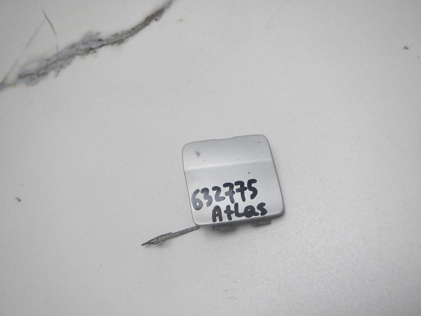 Заглушка буксировочного крюка