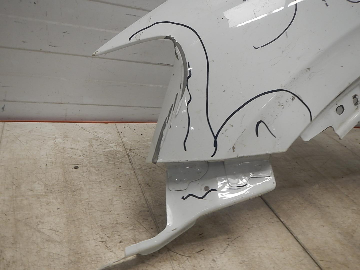 Крыло переднее левое