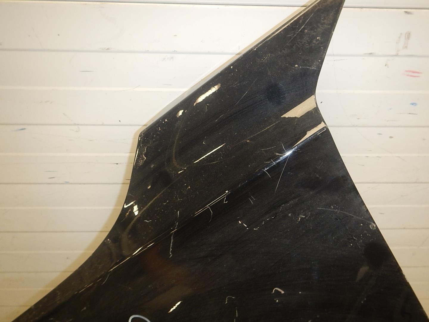 Крыло переднее левое