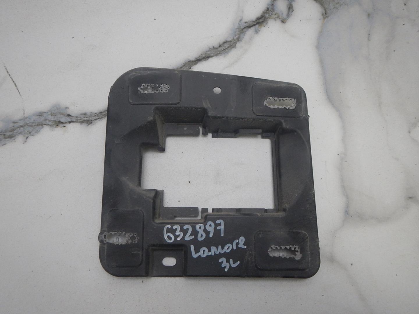 Кронштейн заднего бампера левый