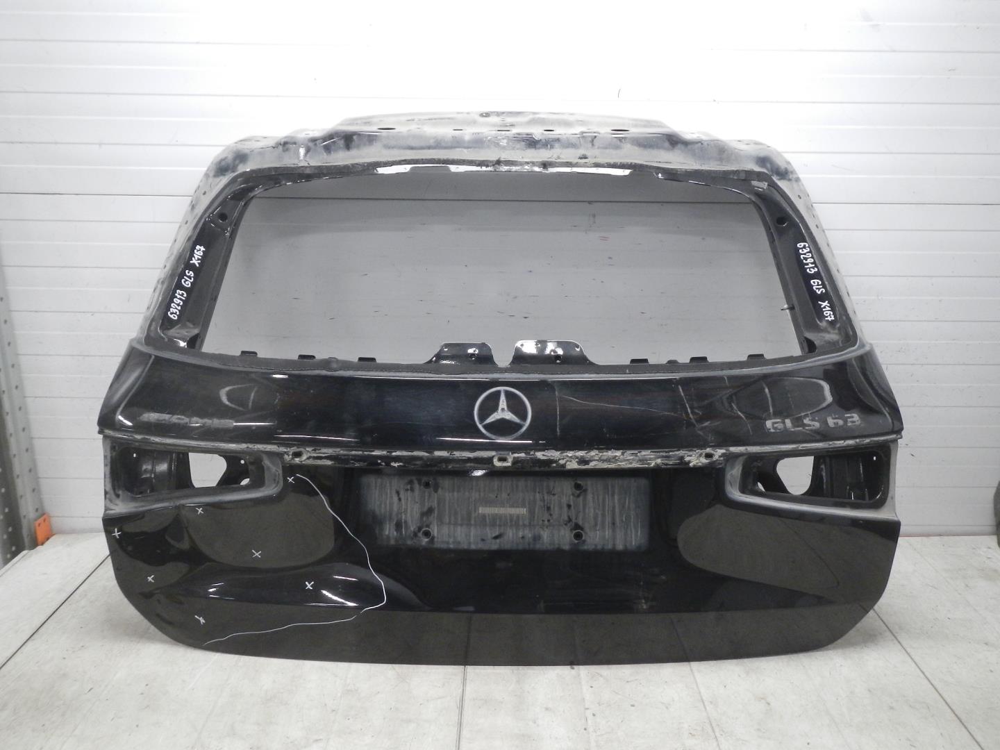 Дверь багажника