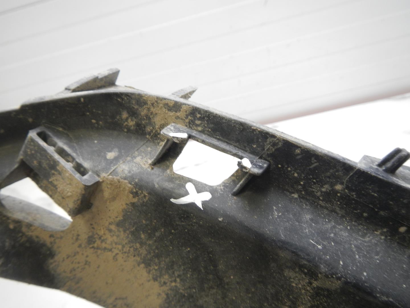 Кронштейн переднего бампера левый