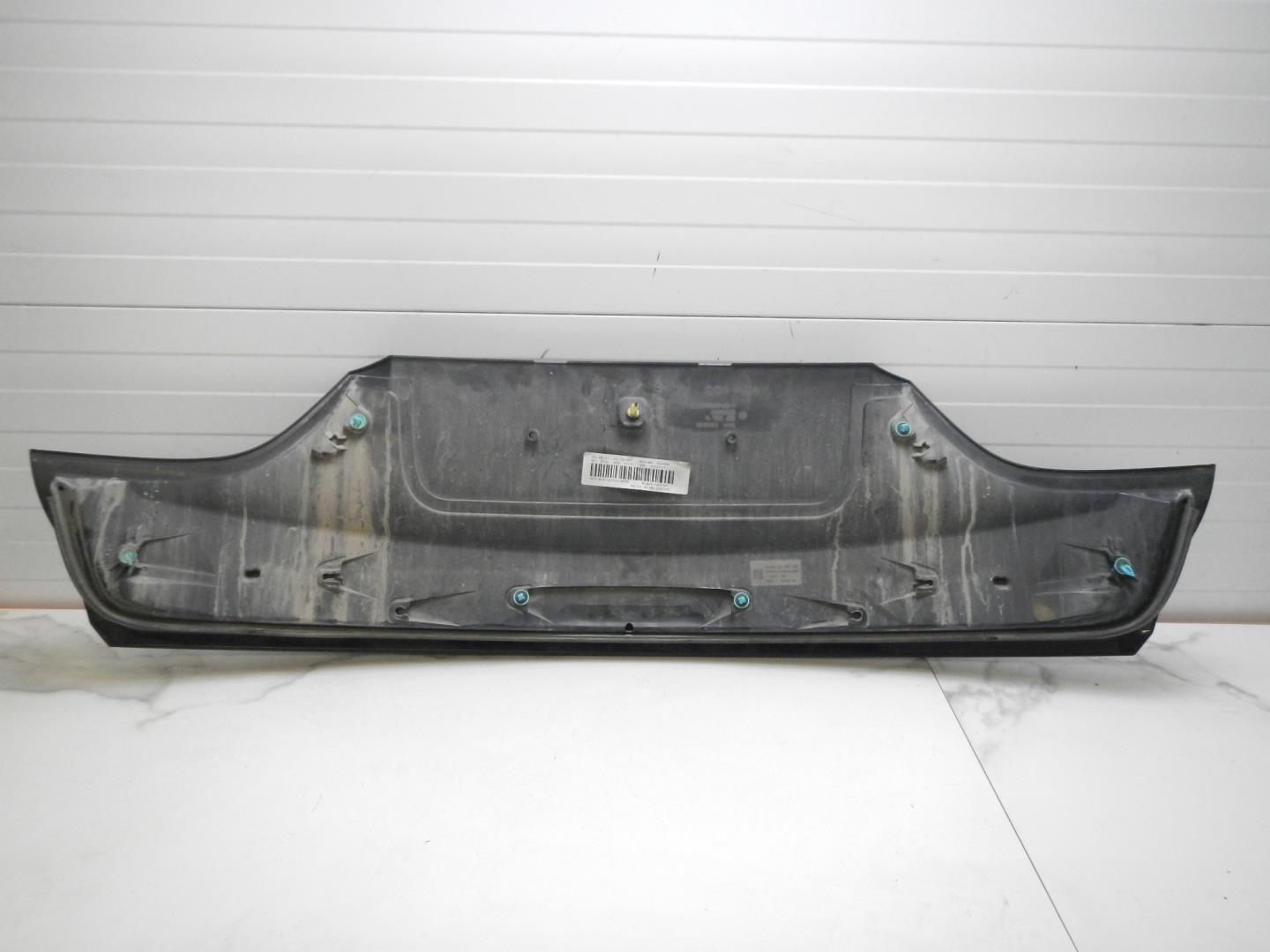 Накладка двери багажника