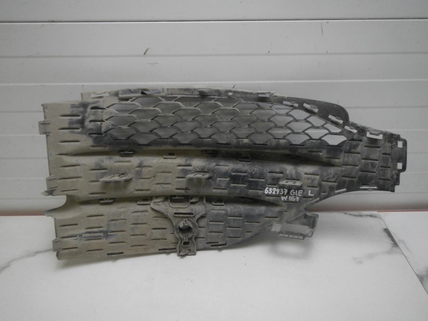 Решетка в бампер левая