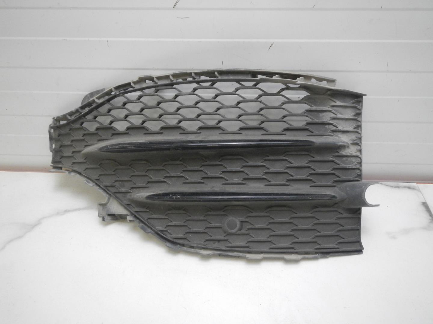 Решетка в бампер левая