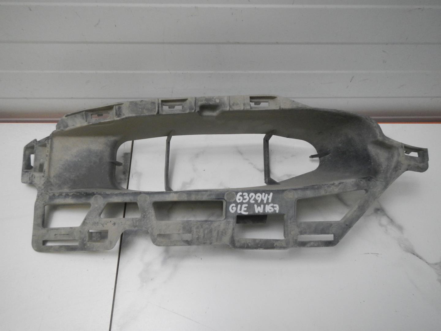 Накладка переднего бампера правая