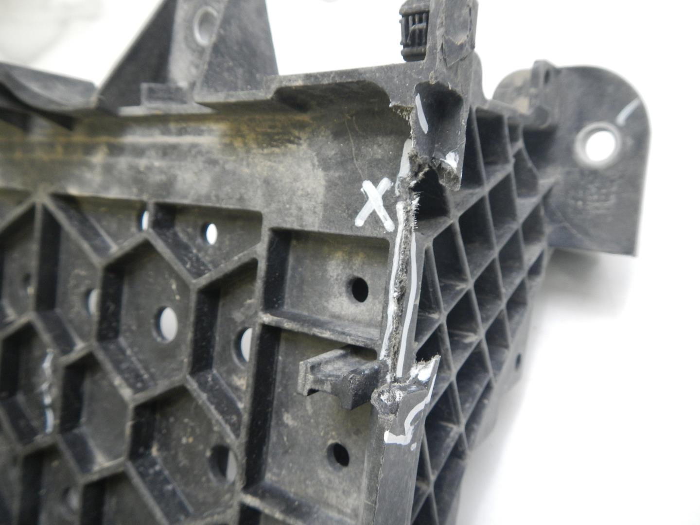 Крепление АКБ (корпус/подставка)