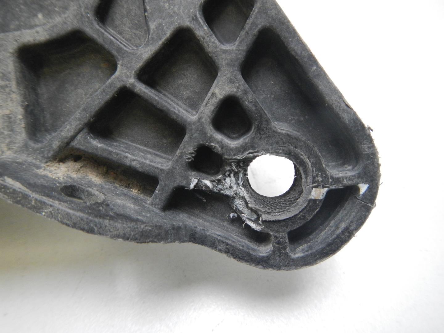 Крепление АКБ (корпус/подставка)