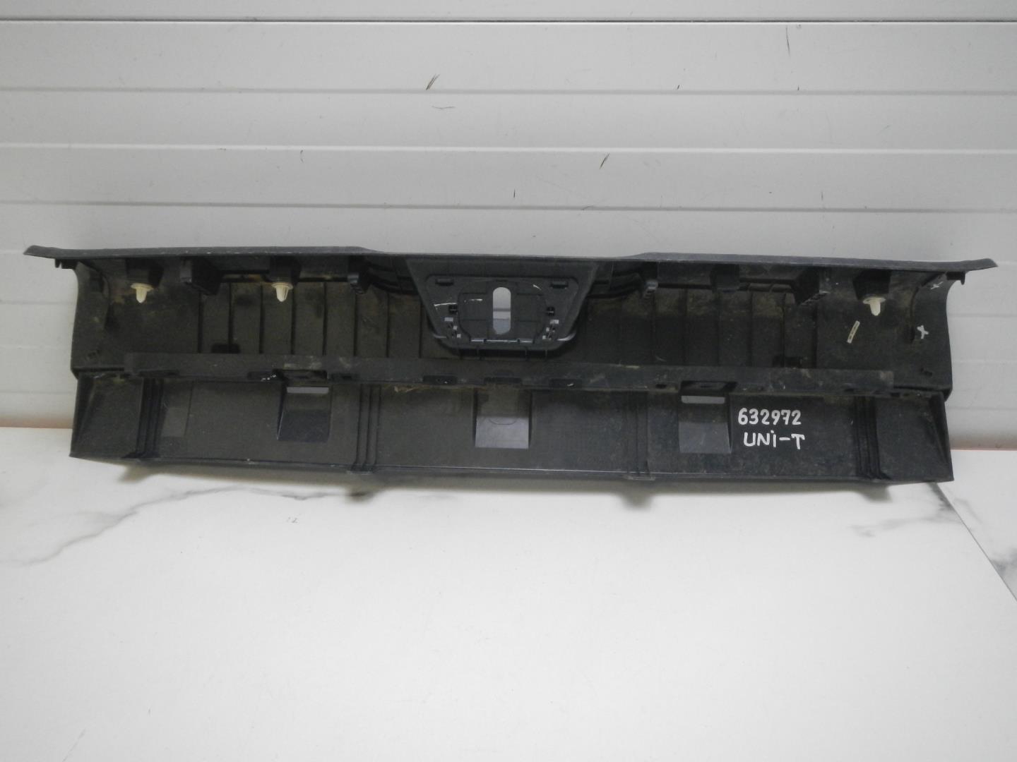 Обшивка багажника