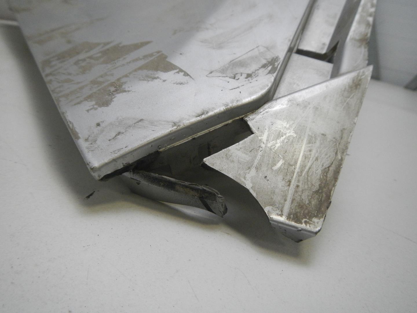 Бампер задний