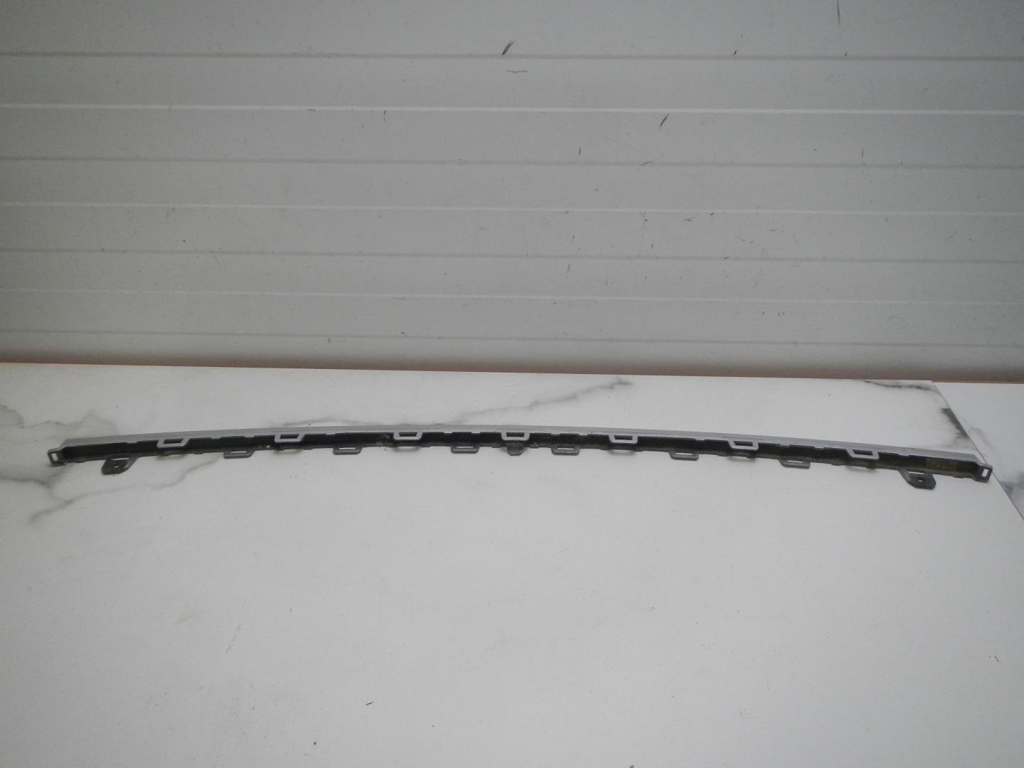 Молдинг заднего бампера
