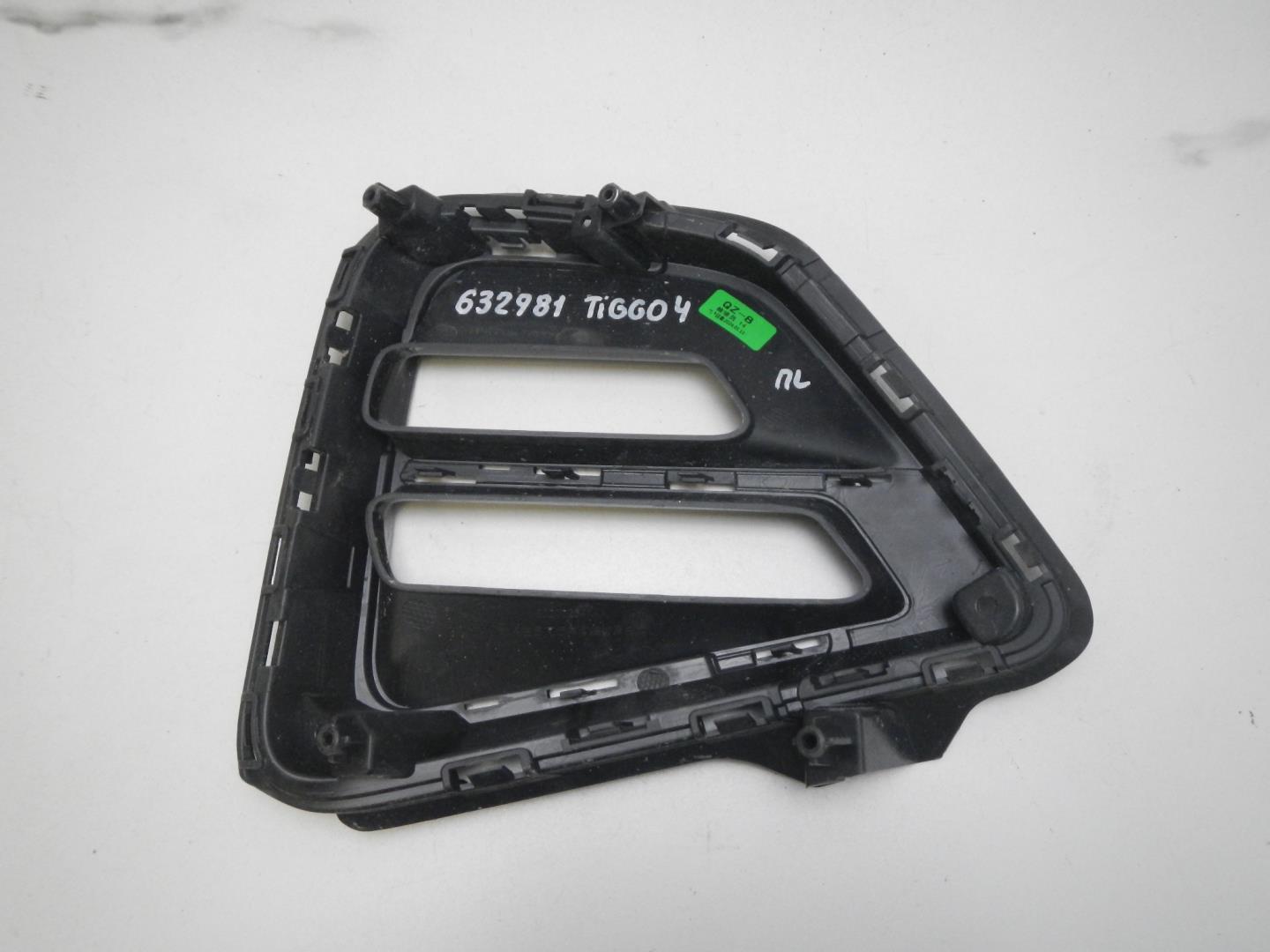 Решетка в бампер левая