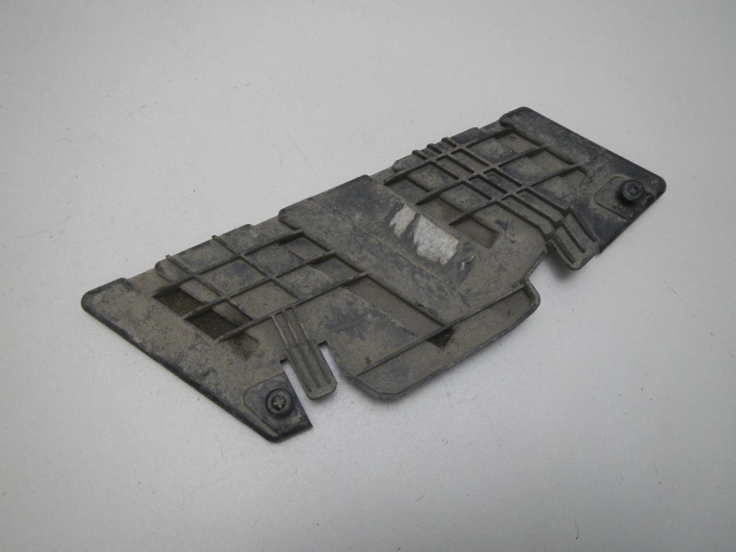 Кронштейн заднего бампера правый