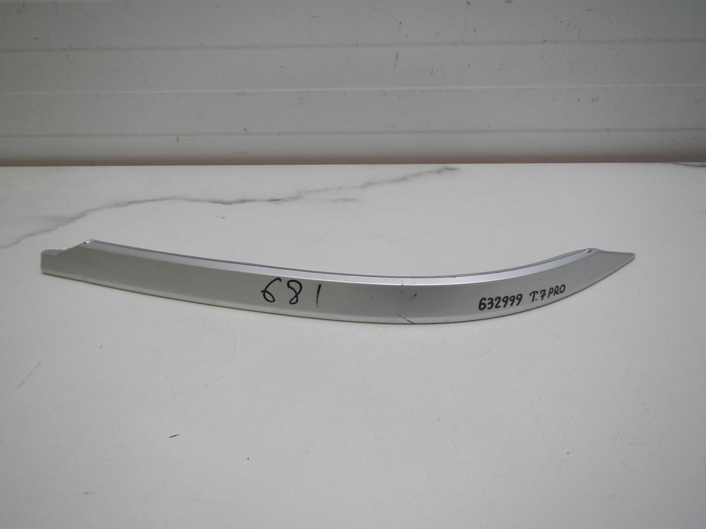 Молдинг заднего бампера