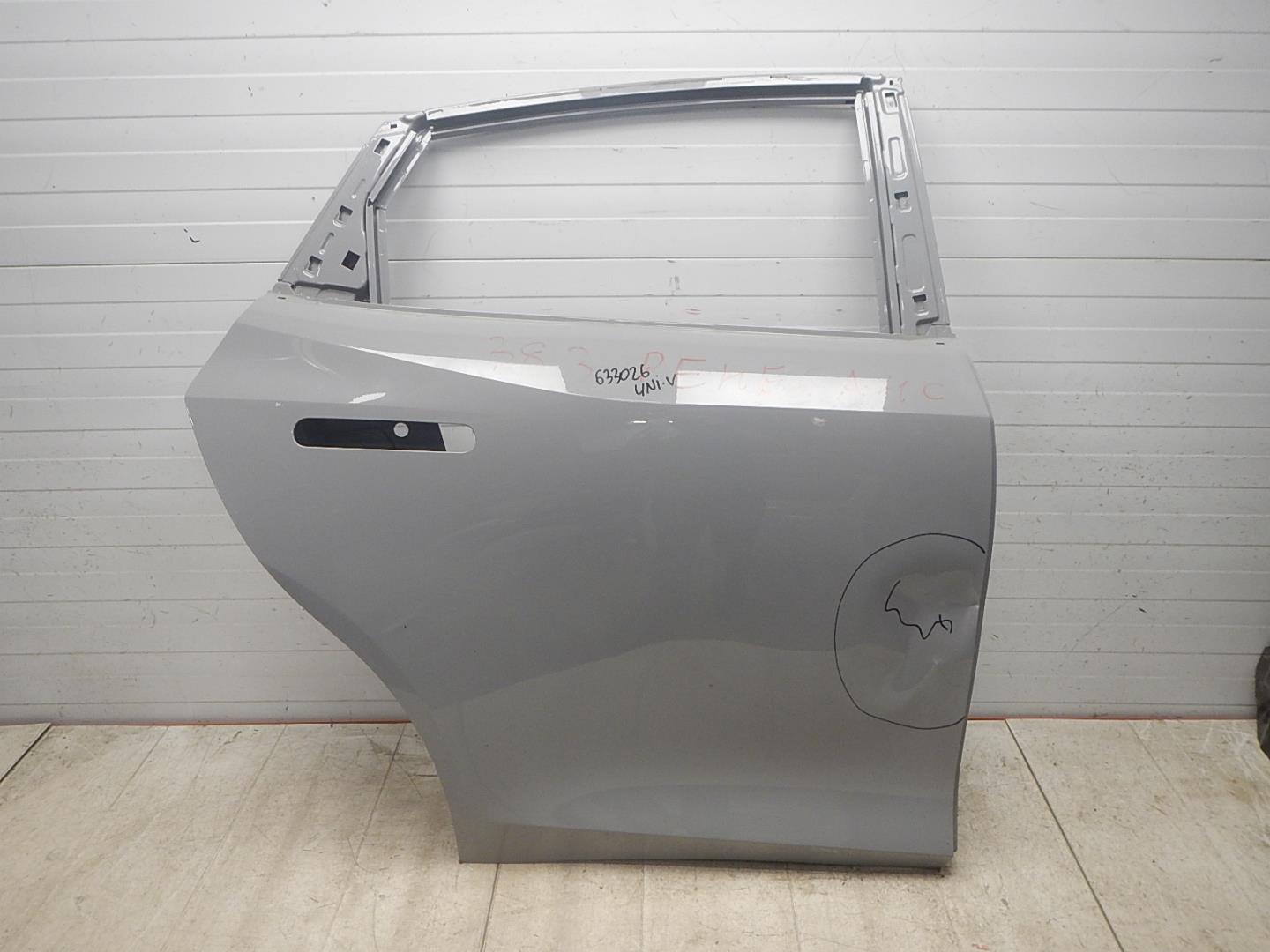 Дверь задняя правая