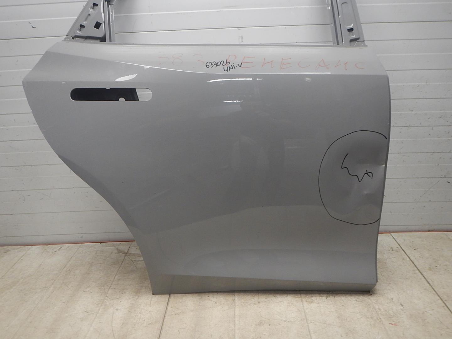 Дверь задняя правая