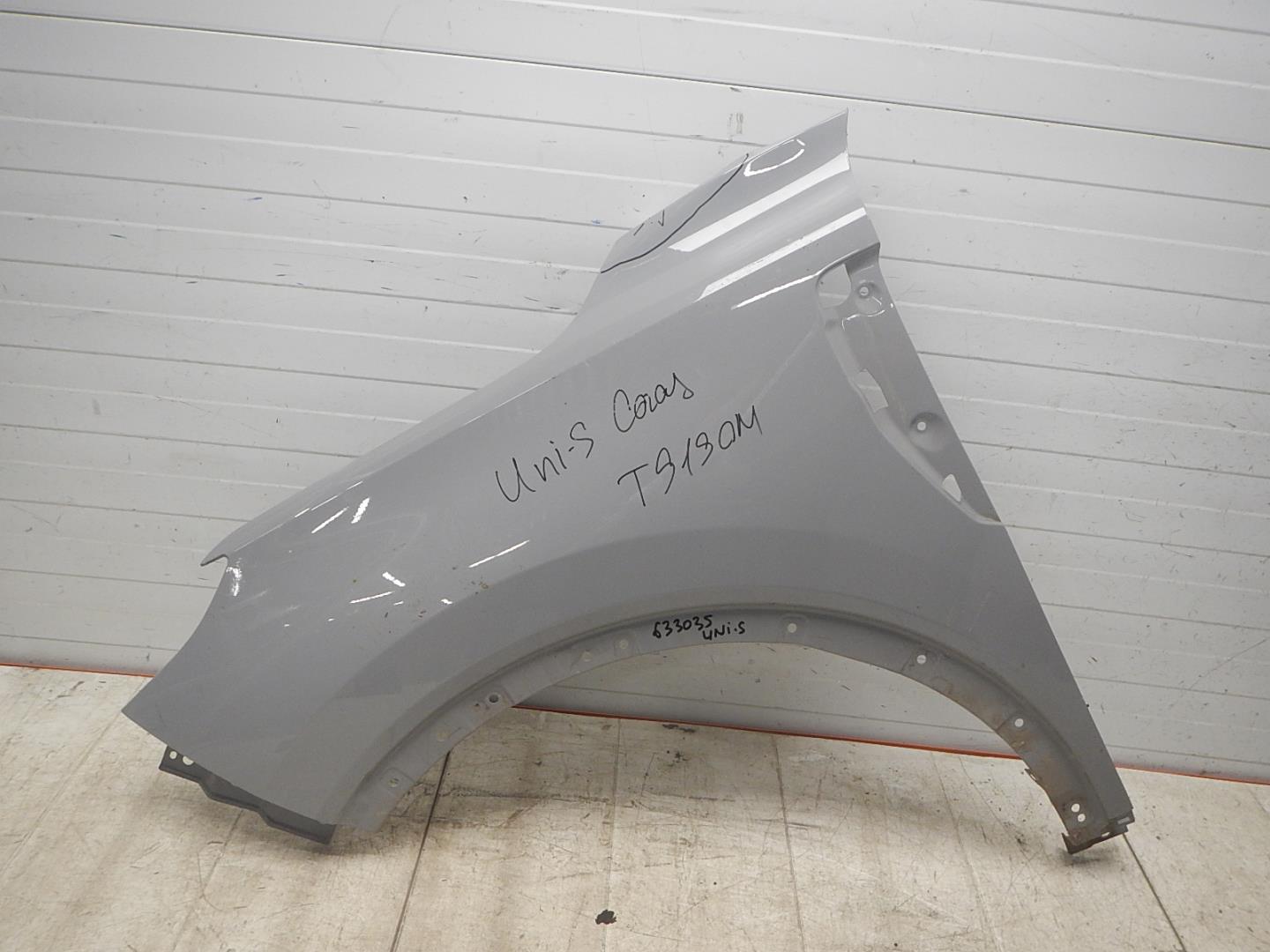 Крыло переднее левое