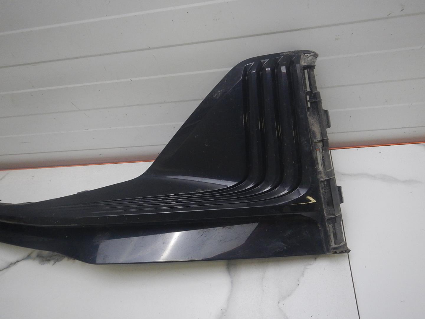 Решетка в бампер левая